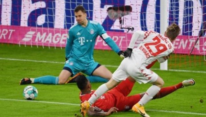 开云官网-鸡哥临场换位帮拜仁填坑，帕瓦尔连坐板凳后又挨批