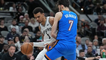 开云官网-两度生吃！美网友：文班一打切特就来劲 文班拿捏对位&amp;切特有戒指